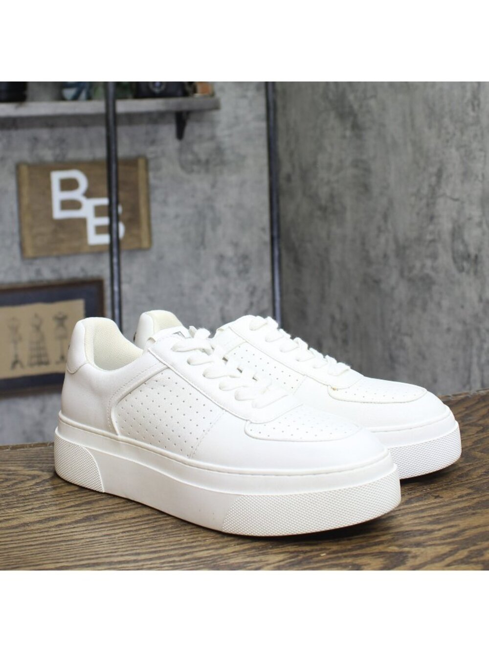 Steve Madden Faux Leather Lifestyle Casual Low Top Lace Sneaker White 9.5M